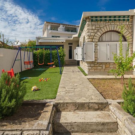 Holiday Home Oliva โวดีเซ ภายนอก รูปภาพ