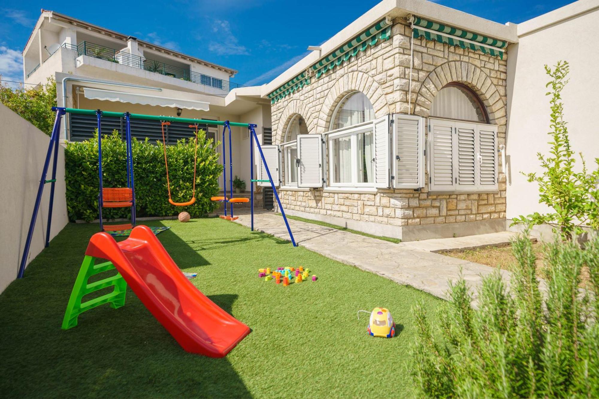 Holiday Home Oliva โวดีเซ ภายนอก รูปภาพ