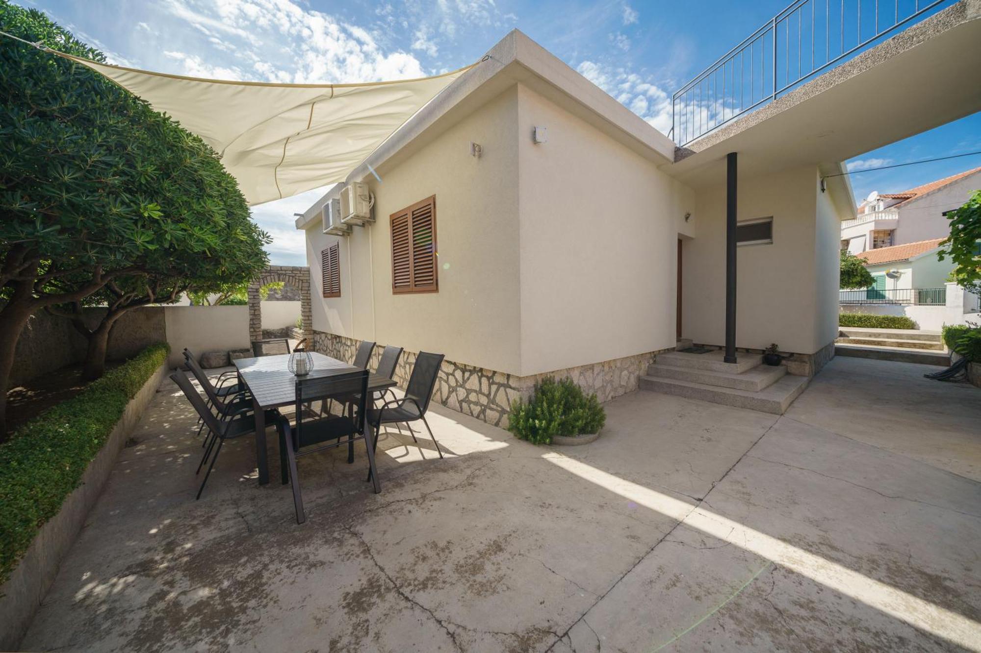 Holiday Home Oliva โวดีเซ ภายนอก รูปภาพ