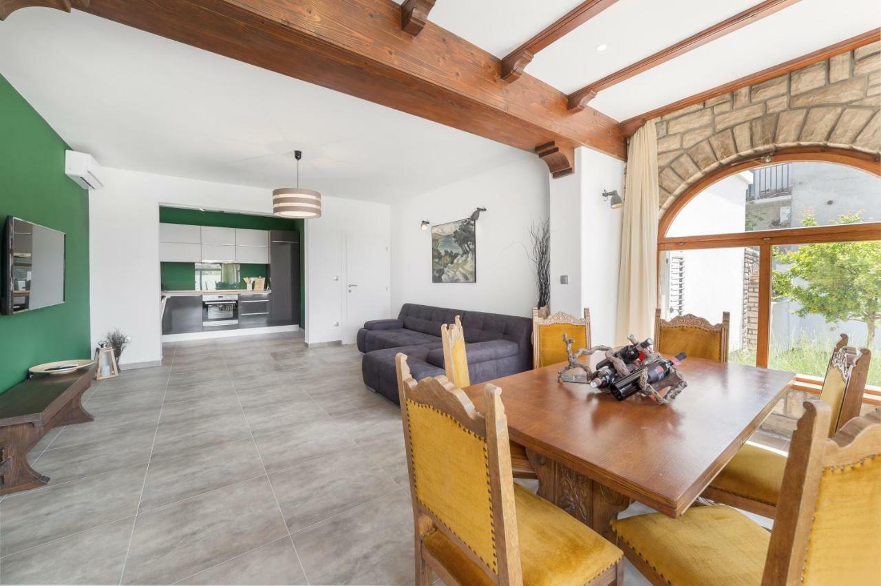 Holiday Home Oliva โวดีเซ ภายนอก รูปภาพ